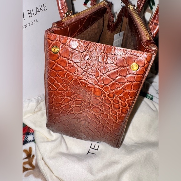 Teddy Blake Vera Croco
Crafted in Italy - Picture 8 of 10